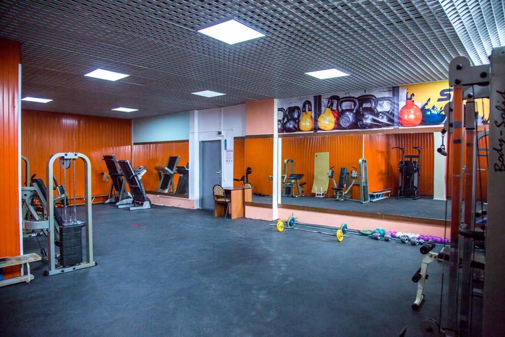 Жаттығу залында Жаттығу залында